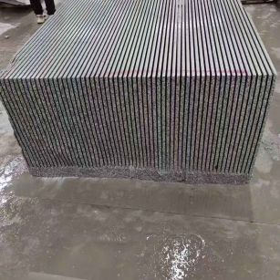 滨州芝麻白毛板荒料切割