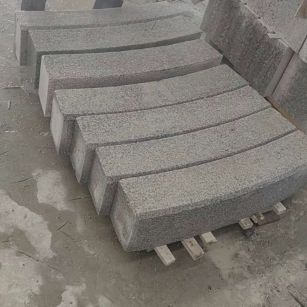 滨州芝麻白弧形路牙石