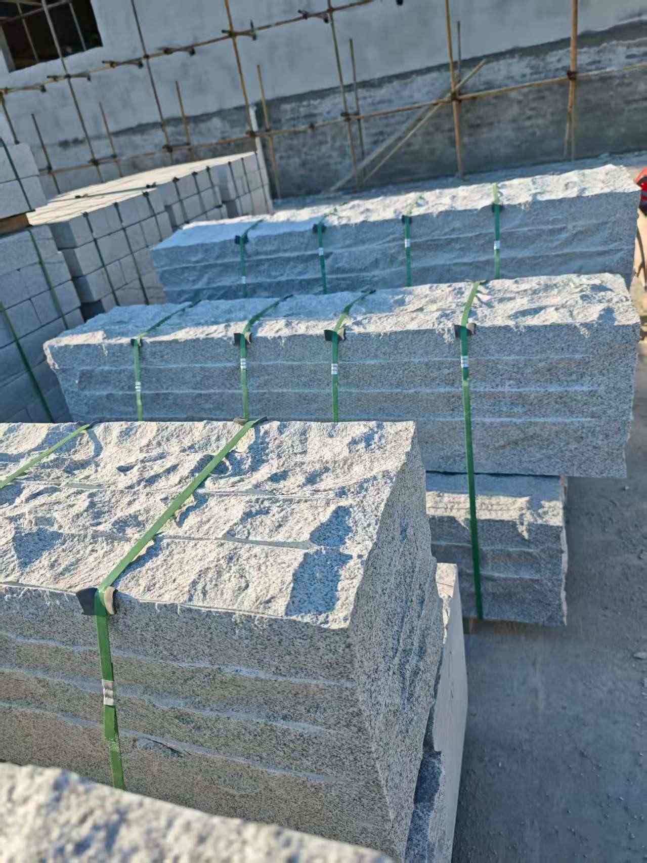 滨州芝麻白自然面整石 坐凳